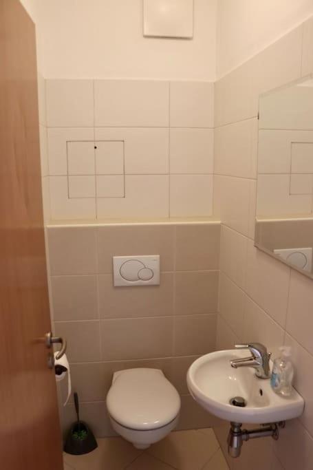 Apartment Hurka - 15 Min Do Centra, Garaz Prag Exteriör bild