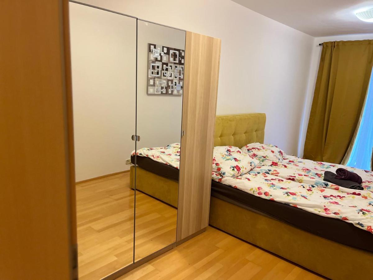 Apartment Hurka - 15 Min Do Centra, Garaz Prag Exteriör bild